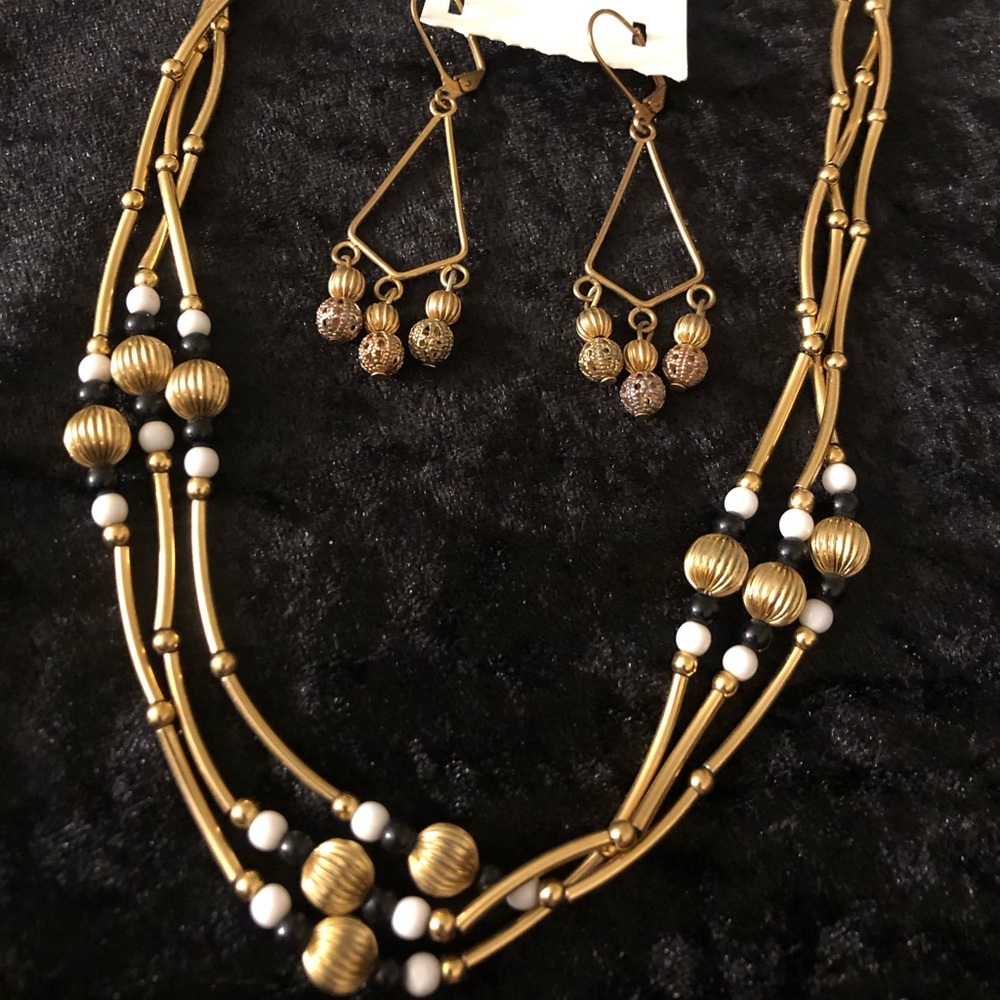 Vintage Timeless AVON 3-Strand Gold Tone Necklace Black White Beads Earrings Set